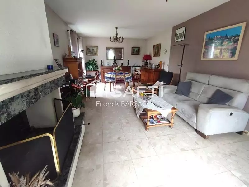Maison, 163 m²