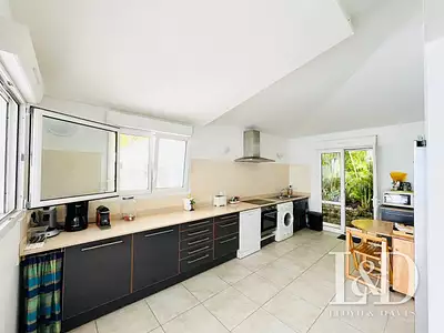 Maison, 235 m²