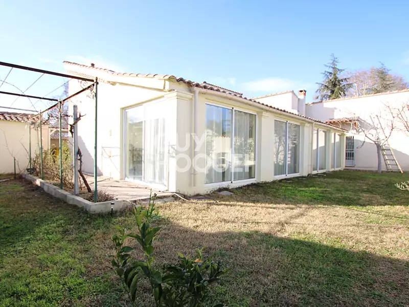 Maison, 196 m²