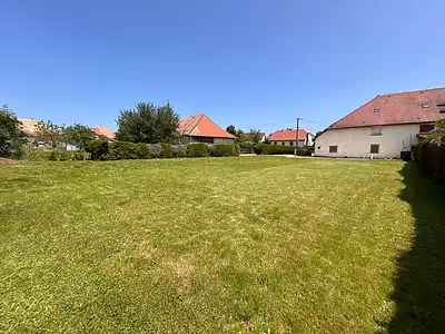 Terrain, 833 m²