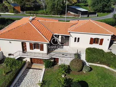 Maison, 166 m²