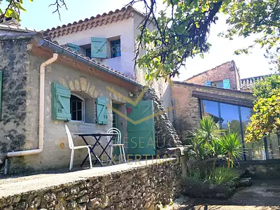 Maison, 221 m²