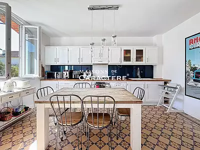 Maison, 196 m²