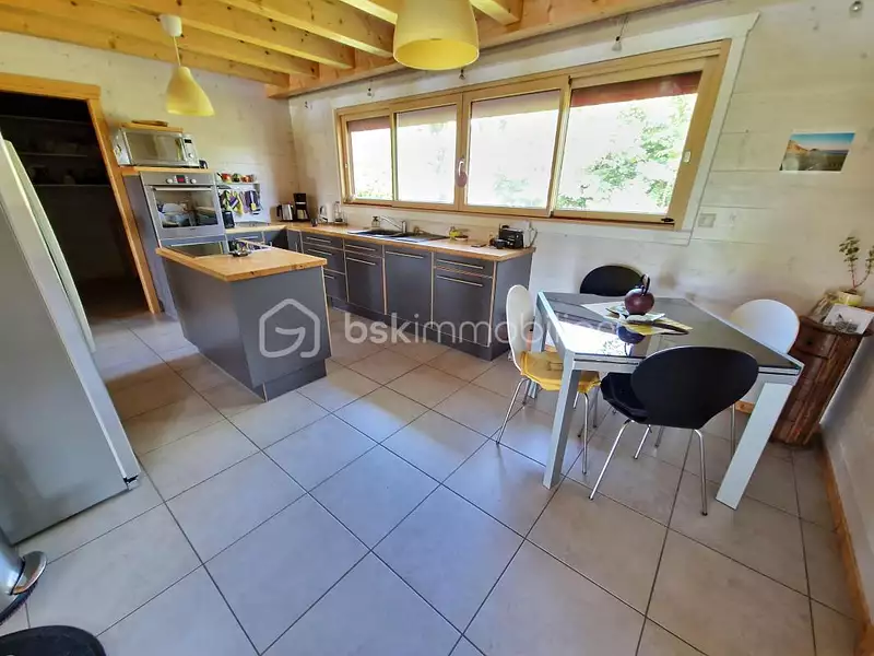 Maison, 218 m²