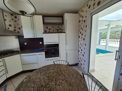 Maison, 180 m²