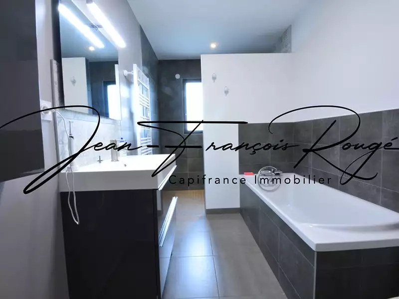 Maison, 162 m²