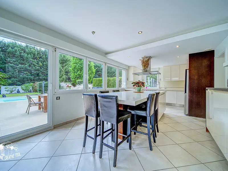 Maison, 280 m²