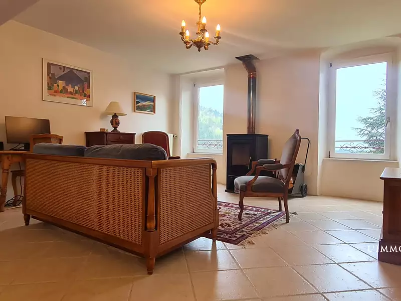 Maison, 307,4 m²