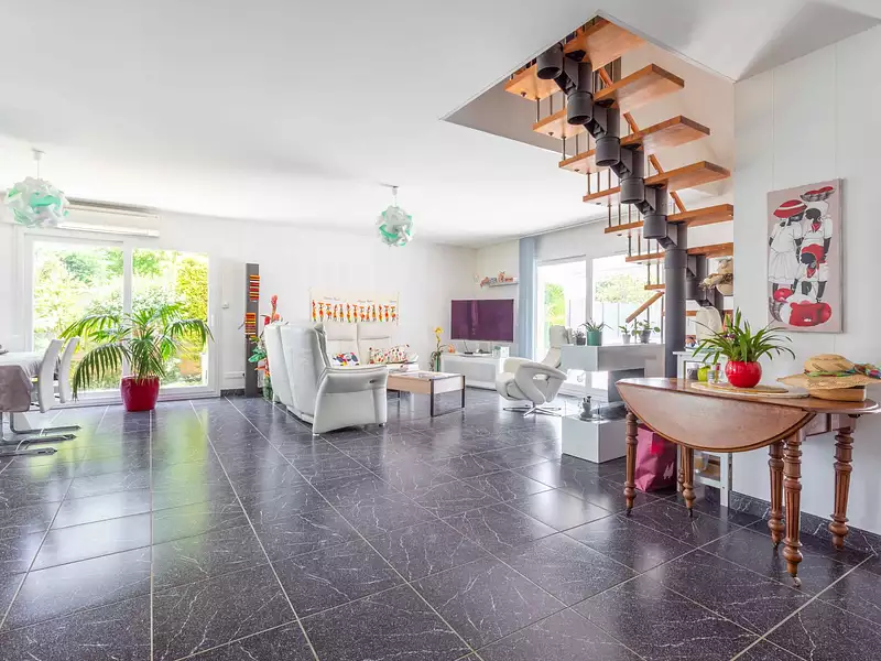 Maison, 243 m²