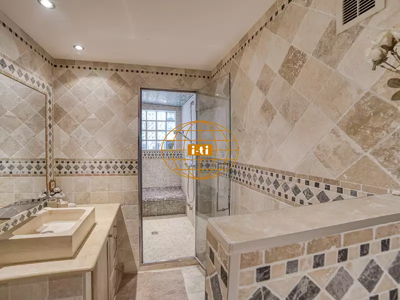 Maison, 273 m²