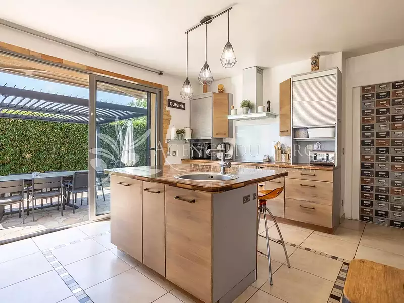 Maison, 168 m²