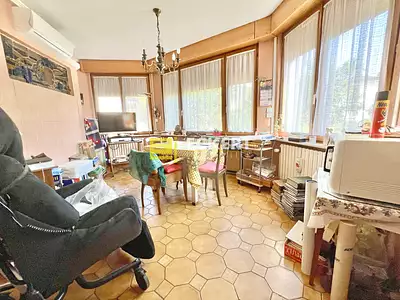 Maison, 239 m²