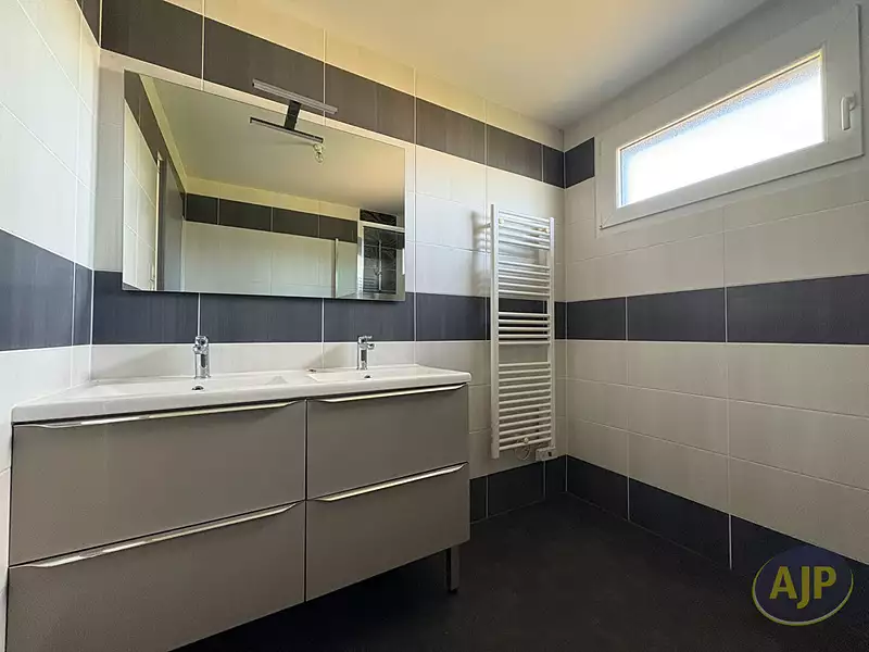 Maison, 119 m²