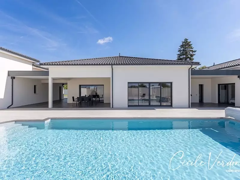 Maison, 281 m²