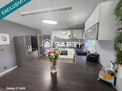 Maison, 244 m²