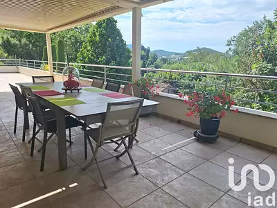 Maison, 235 m²