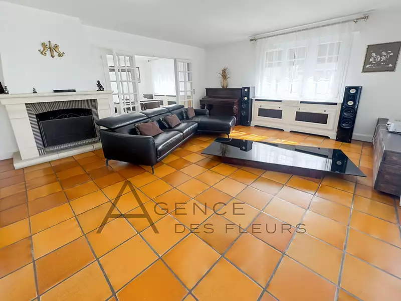 Maison, 220 m²