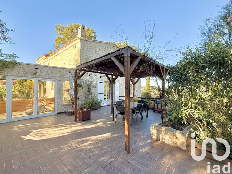Maison, 240 m²