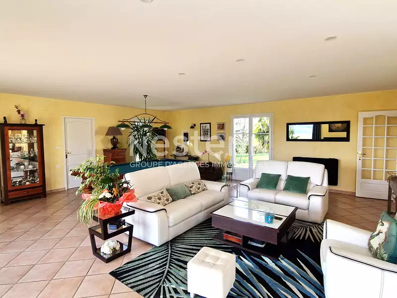 Maison, 227 m²