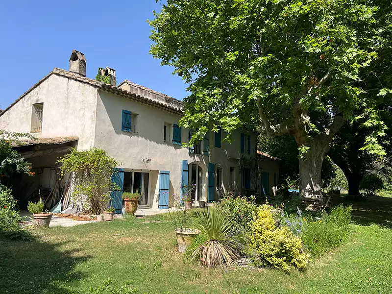 Maison, 240 m²