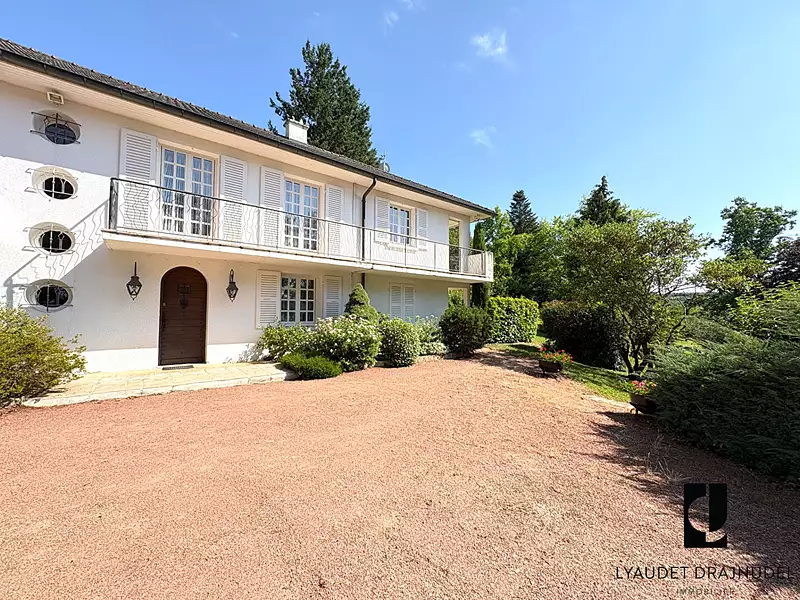 Maison, 244 m²