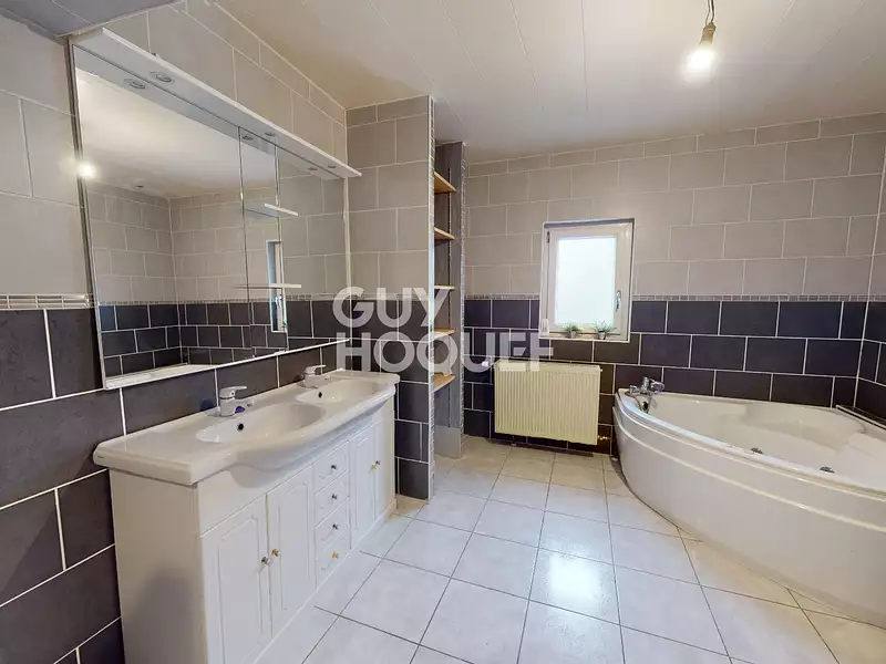 Maison, 190 m²