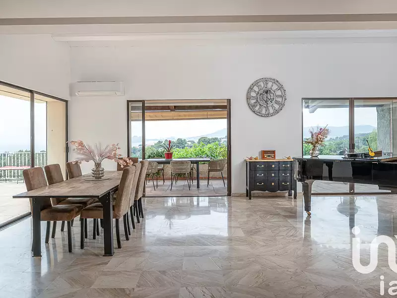 Maison, 381 m²