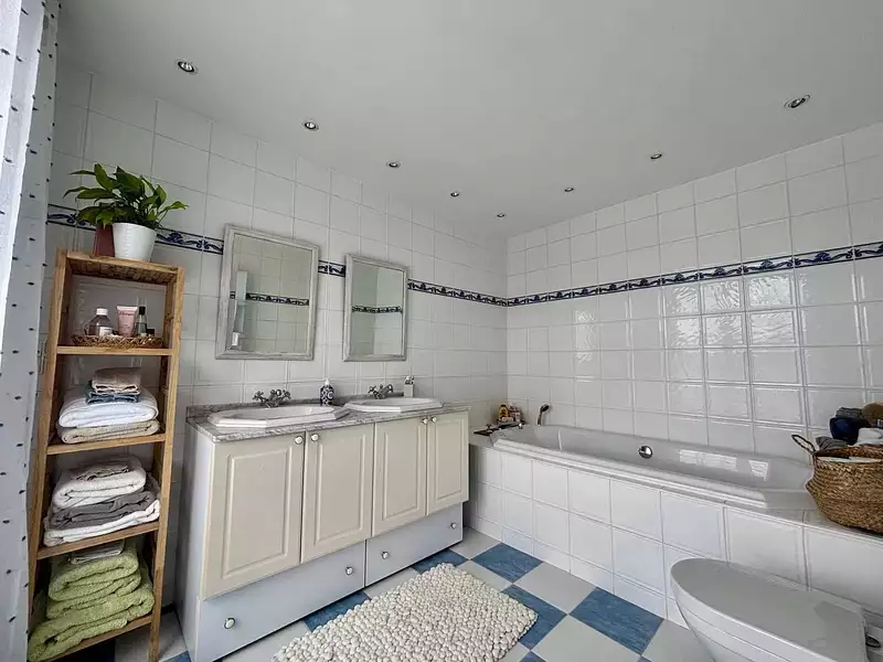 Maison, 325 m²