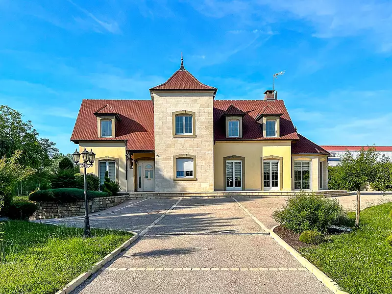 Maison, 180 m²