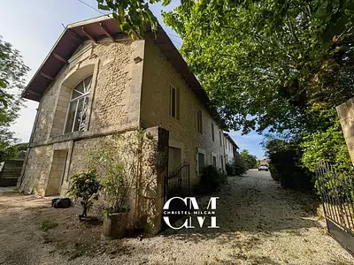 Maison, 585 m²
