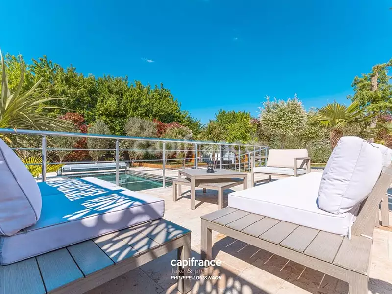 Maison, 260 m²