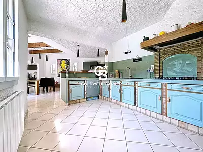 Maison, 180 m²