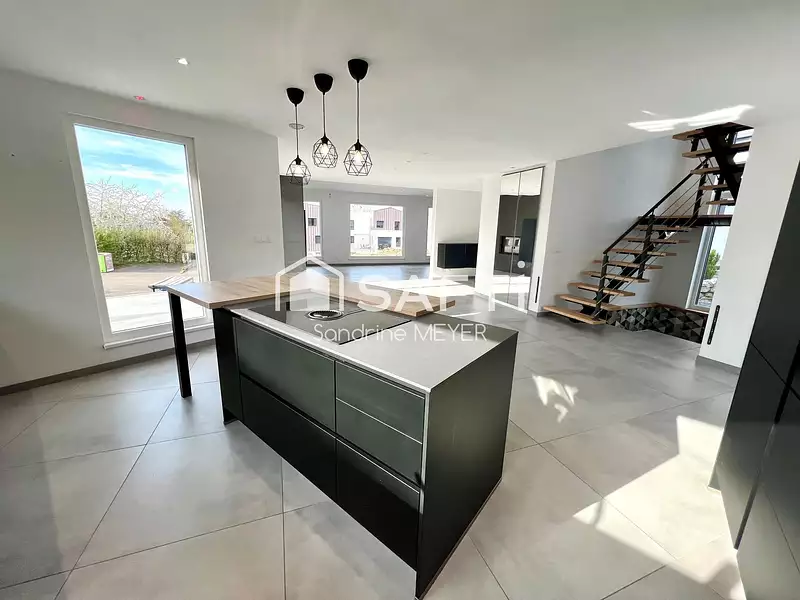 Maison, 170 m²
