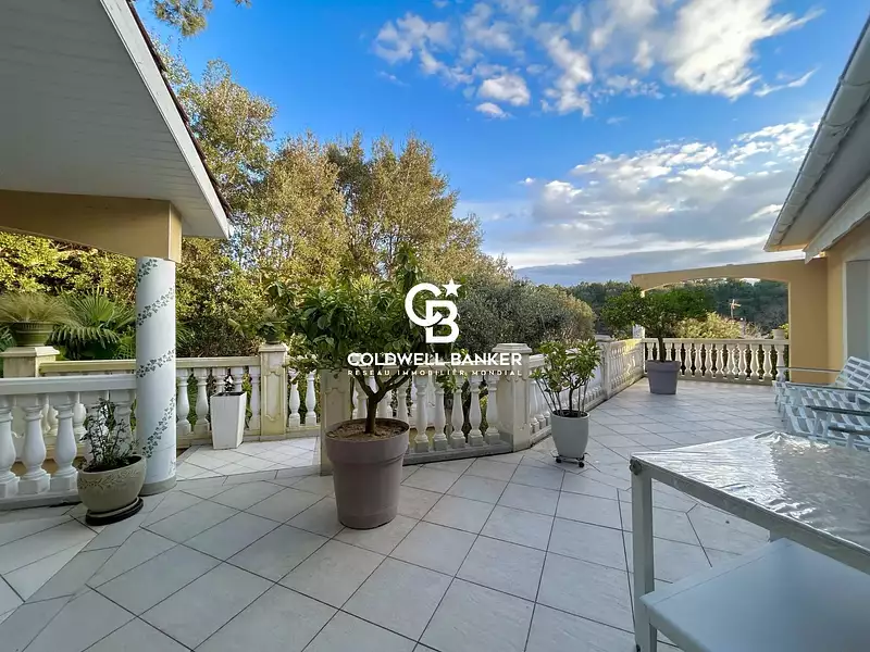 Maison, 248 m²