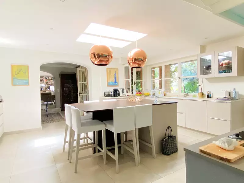 Maison, 240 m²