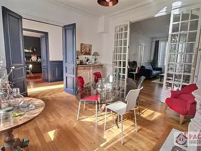 Maison, 244 m²