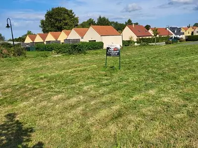Terrain, 1 090 m²
