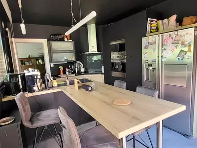 Maison, 240 m²