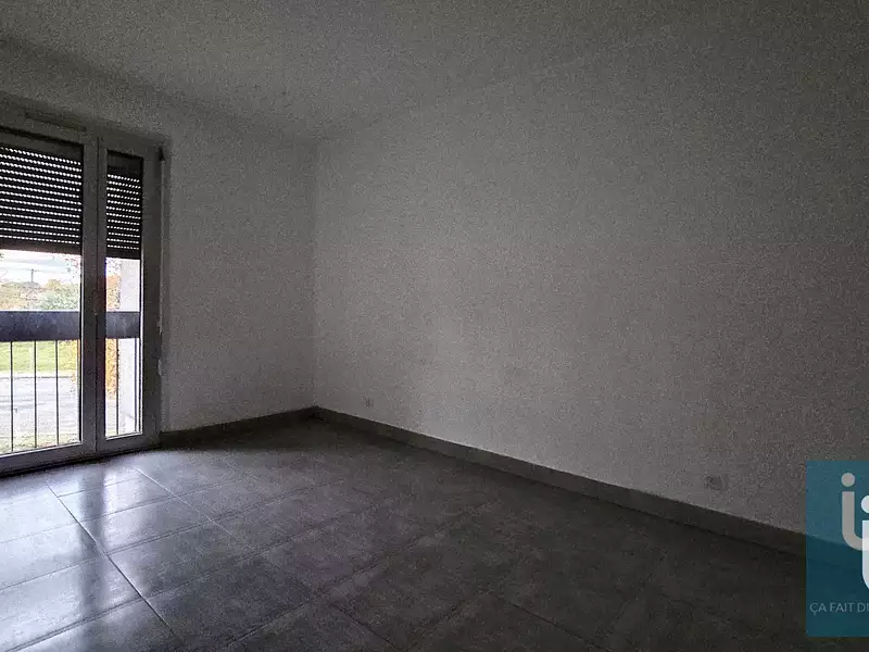 Immeuble, 621 m²