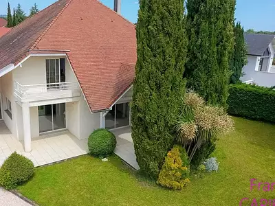 Maison, 176 m²