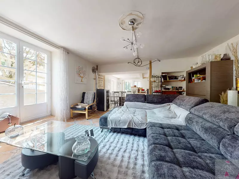 Maison, 215 m²