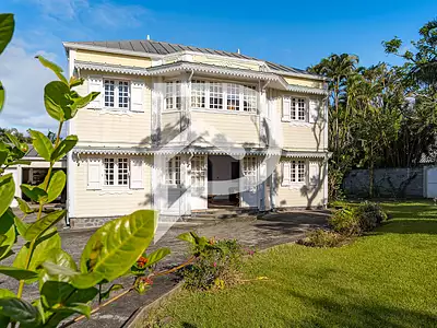 Maison, 225 m²