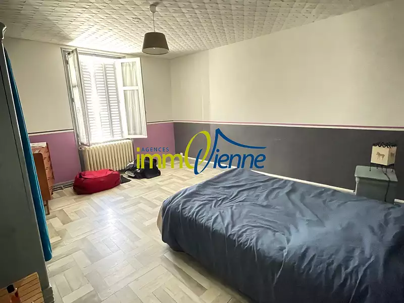 Immeuble, 120 m²