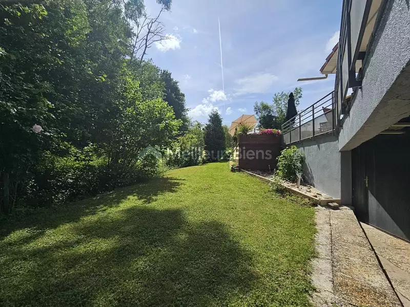 Maison, 255 m²