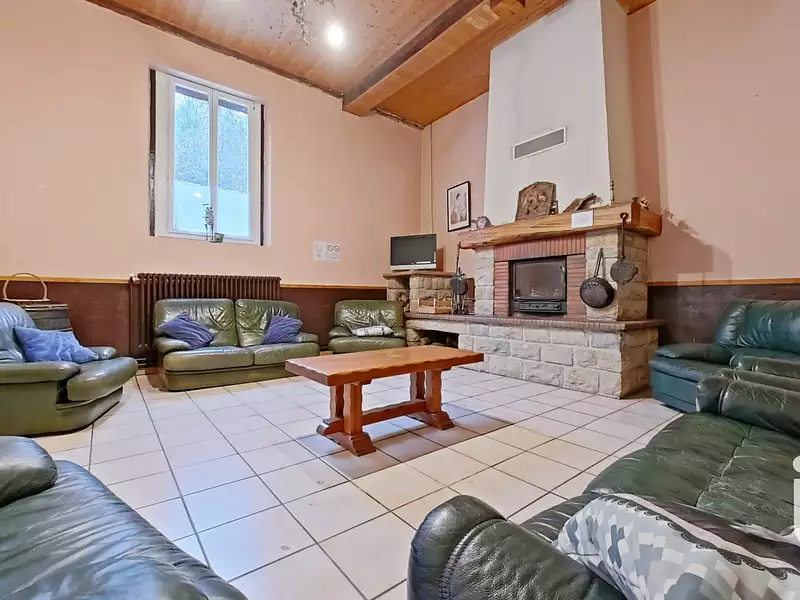 Maison, 891 m²