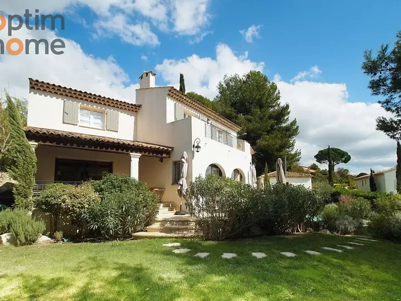 Maison, 210 m²
