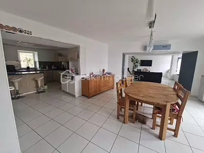 Maison, 271 m²