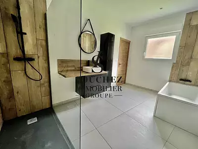 Maison, 197 m²