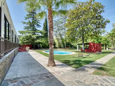 Maison, 398,84 m²
