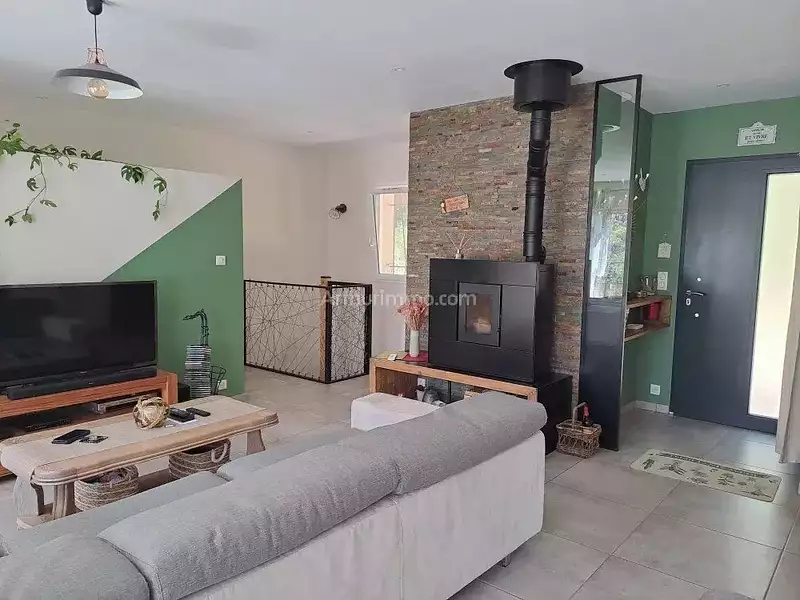 Maison, 240 m²